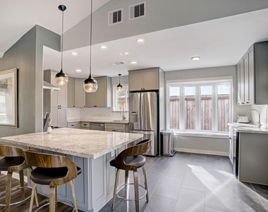 9326 Meadowcroft Drive - Photo Thumbnail 10
