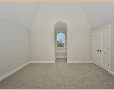 215 Willow Street - Photo Thumbnail 23