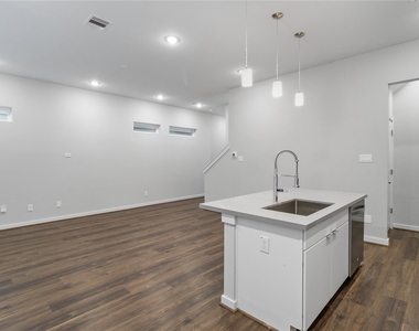608 Thornton Oaks Lane - Photo Thumbnail 5
