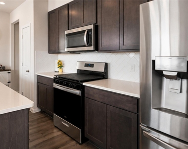 3935 Deledda Drive - Photo Thumbnail 5