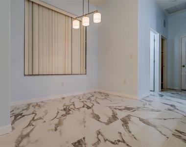 207 Taylor Bay Lane - Photo Thumbnail 18