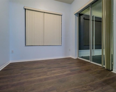 207 Taylor Bay Lane - Photo Thumbnail 28