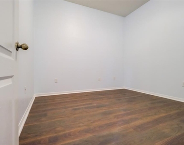 207 Taylor Bay Lane - Photo Thumbnail 35