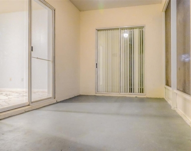207 Taylor Bay Lane - Photo Thumbnail 3