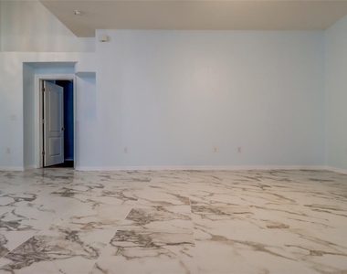 207 Taylor Bay Lane - Photo Thumbnail 14
