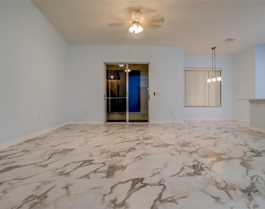207 Taylor Bay Lane - Photo Thumbnail 12