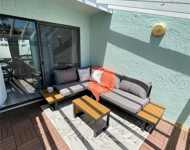 1 Windrush Boulevard - Photo Thumbnail 4