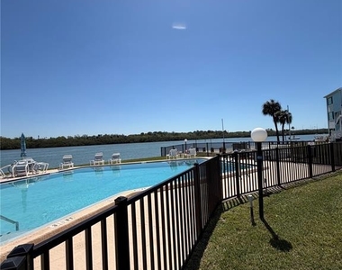 1 Windrush Boulevard - Photo Thumbnail 30