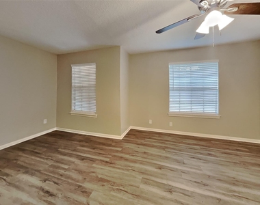 4627 Natural Bridge Drive - Photo Thumbnail 3