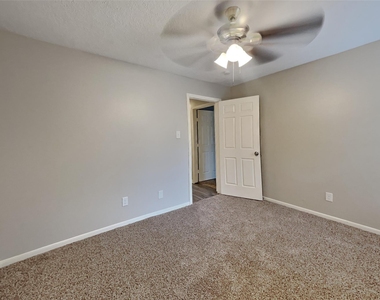4627 Natural Bridge Drive - Photo Thumbnail 12