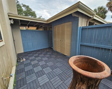 7927 Pine Drive - Photo Thumbnail 2