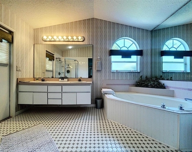 9408 New Orleans Drive - Photo Thumbnail 39