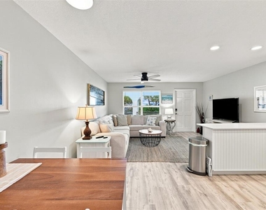 7151 Sunset Way - Photo Thumbnail 12