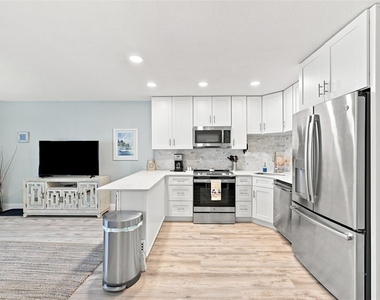 7151 Sunset Way - Photo Thumbnail 8
