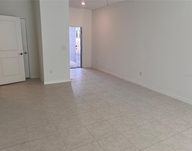 8333 Crescent Oaks Dr - Photo Thumbnail 15