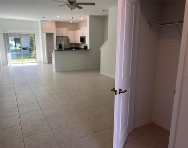 8333 Crescent Oaks Dr - Photo Thumbnail 16