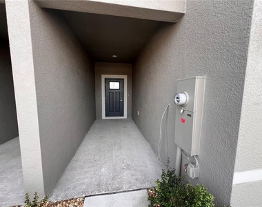 8333 Crescent Oaks Dr - Photo Thumbnail 3