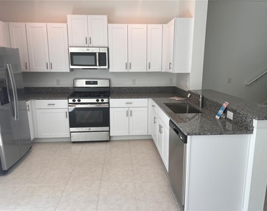 8333 Crescent Oaks Dr - Photo Thumbnail 11