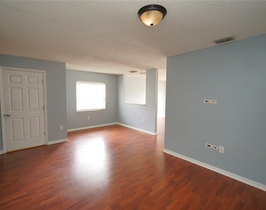 8532 Edgewater Place Boulevard - Photo Thumbnail 13