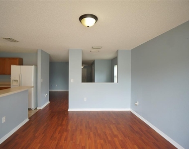 8532 Edgewater Place Boulevard - Photo Thumbnail 5