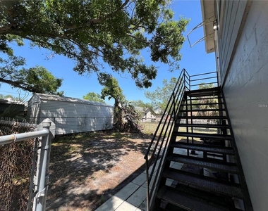 2727 17th Street N - Photo Thumbnail 2