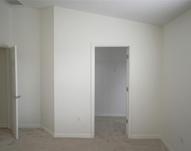4058 71st Avenue N - Photo Thumbnail 9