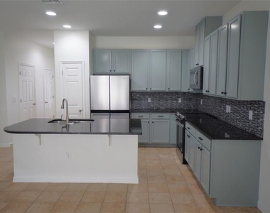 4058 71st Avenue N - Photo Thumbnail 14