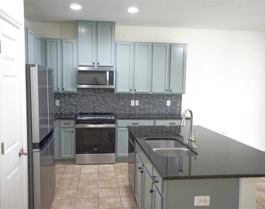 4058 71st Avenue N - Photo Thumbnail 7