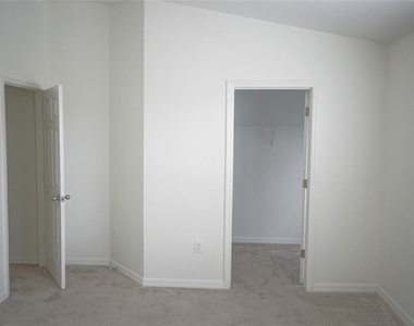 4058 71st Avenue N - Photo Thumbnail 8
