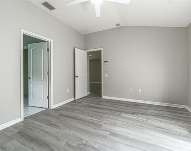 5553 Gallant Fox Court - Photo Thumbnail 11