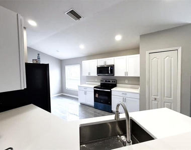 5553 Gallant Fox Court - Photo Thumbnail 6