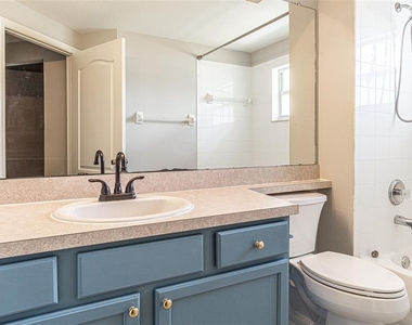 5553 Gallant Fox Court - Photo Thumbnail 20