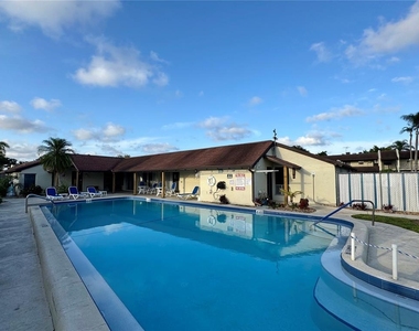 1100 E Bay Drive - Photo Thumbnail 39