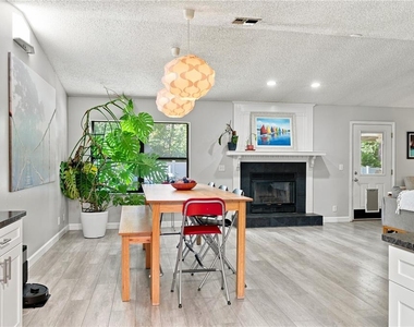 3944 Ne 7th Street - Photo Thumbnail 7