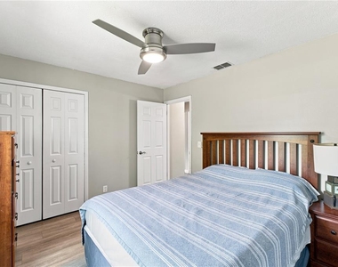 3944 Ne 7th Street - Photo Thumbnail 17