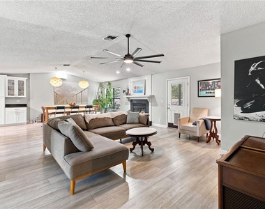3944 Ne 7th Street - Photo Thumbnail 8