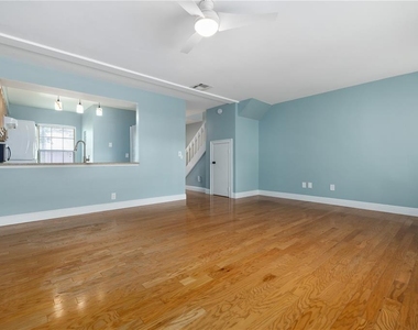 310 S Church Avenue - Photo Thumbnail 4