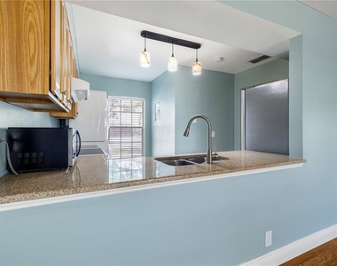 310 S Church Avenue - Photo Thumbnail 5