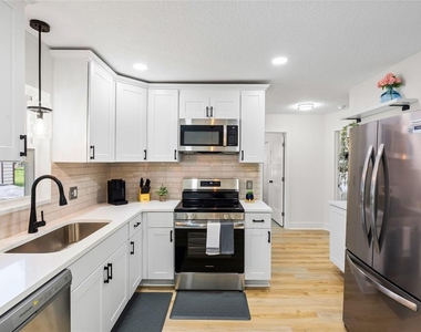 34807 Evergreen Way - Photo Thumbnail 12
