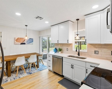 34807 Evergreen Way - Photo Thumbnail 9