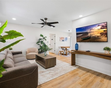 34807 Evergreen Way - Photo Thumbnail 17