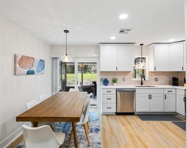 34807 Evergreen Way - Photo Thumbnail 8