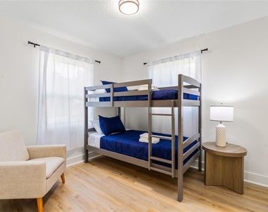 34807 Evergreen Way - Photo Thumbnail 21