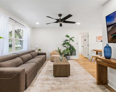 34807 Evergreen Way - Photo Thumbnail 16