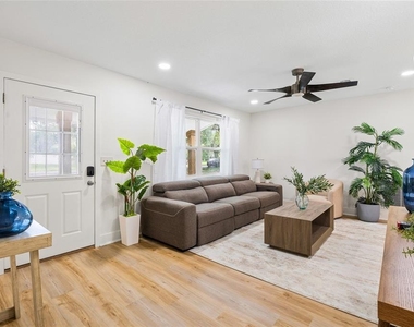 34807 Evergreen Way - Photo Thumbnail 15