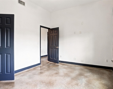 6819 Avenue C - Photo Thumbnail 4