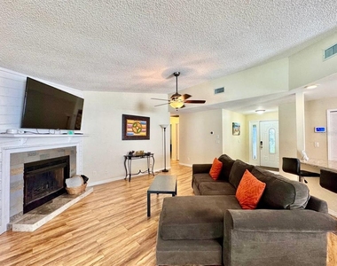 2775 Diane Terrace - Photo Thumbnail 6