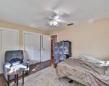 103 N Kingsway Road - Photo Thumbnail 18