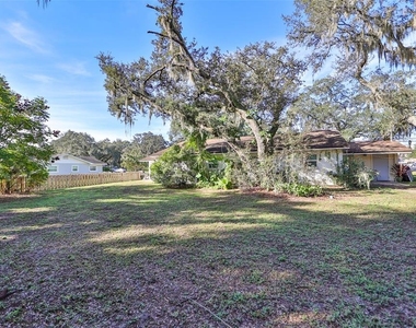 103 N Kingsway Road - Photo Thumbnail 21