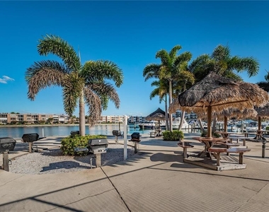 7560 Bay Island Drive S - Photo Thumbnail 43